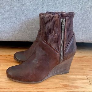 Frye Corby Side Zip Brown Leather Wedge Heel Ankle Boots Size 5.5